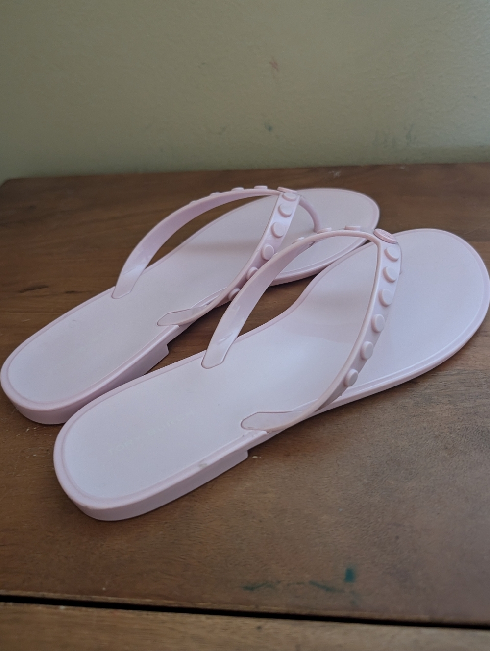 Tory Burch TPU Logo Studded Jelly Flip Flops in Light Pink sz 8 - Picture 2 of 10